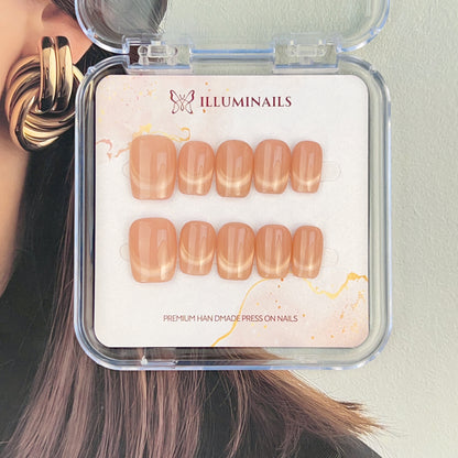 M19 French Glow Cat Eye