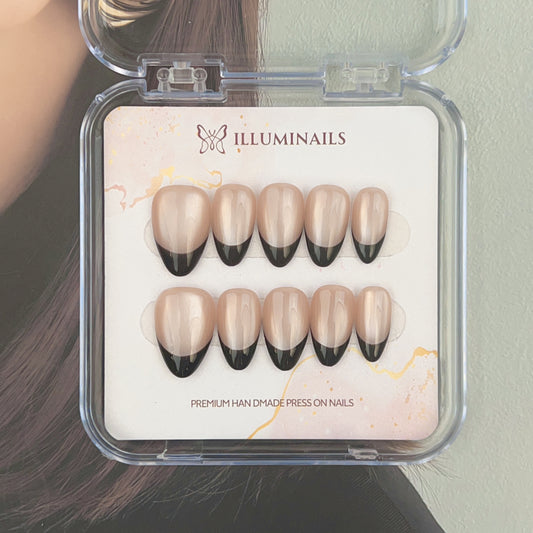 N39 Black French Cat Eye