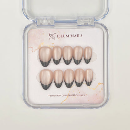 N39 Black French Cat Eye