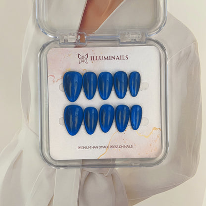 N41 Sapphire Blue Cat Eye