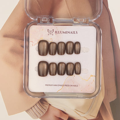 N67 Chestnut Caramel Cat Eyes