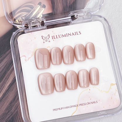 Cashmere Taupe cat eye press-on nails in a short square shape